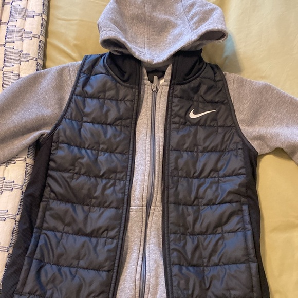 Kids Nike Zip Up and Nike Vest bundle - Picture 2 of 12